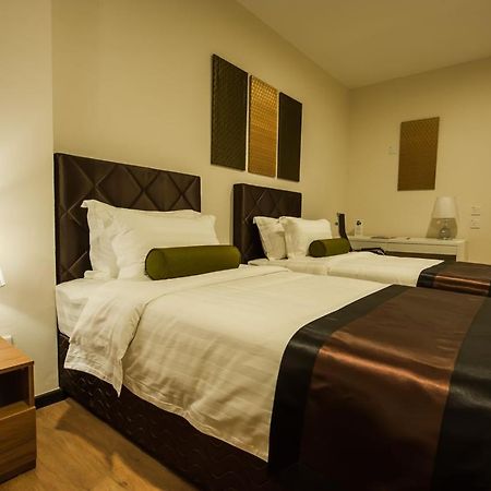 Aman Hills Hotel Kampong Timbunan Esterno foto