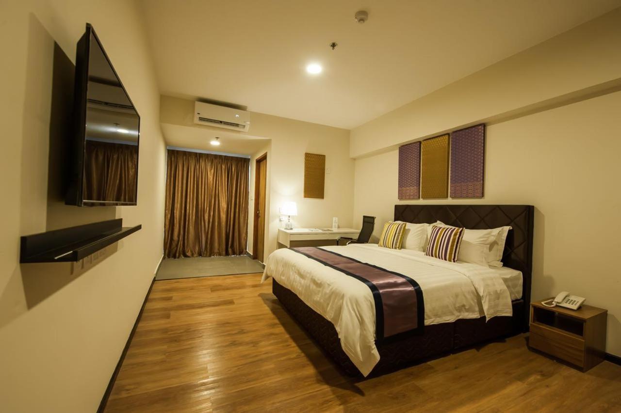 Aman Hills Hotel Kampong Timbunan Esterno foto