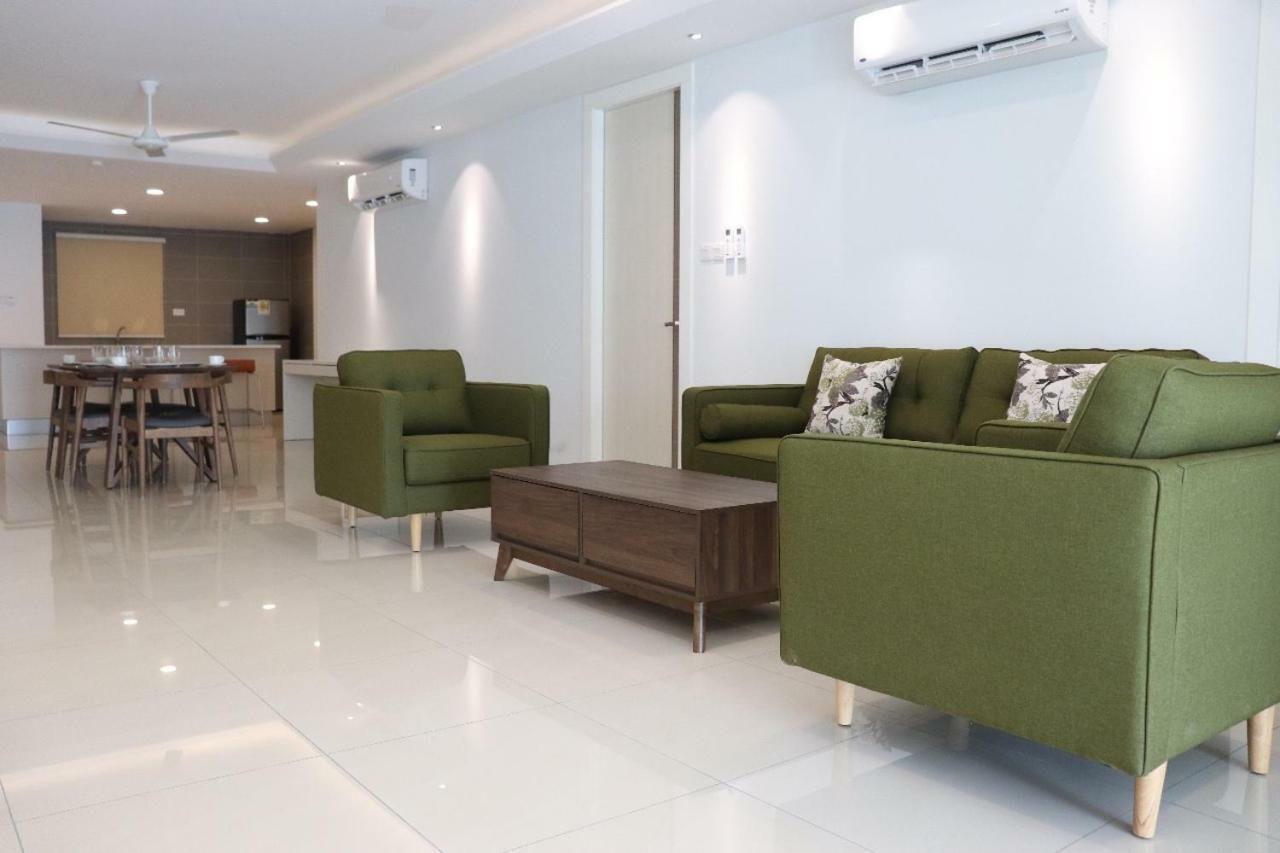 Aman Hills Hotel Kampong Timbunan Esterno foto