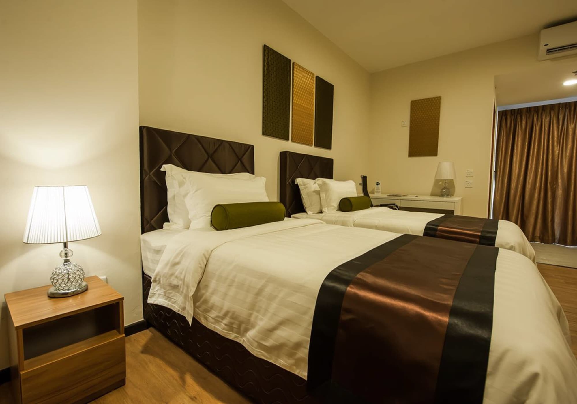 Aman Hills Hotel Kampong Timbunan Esterno foto
